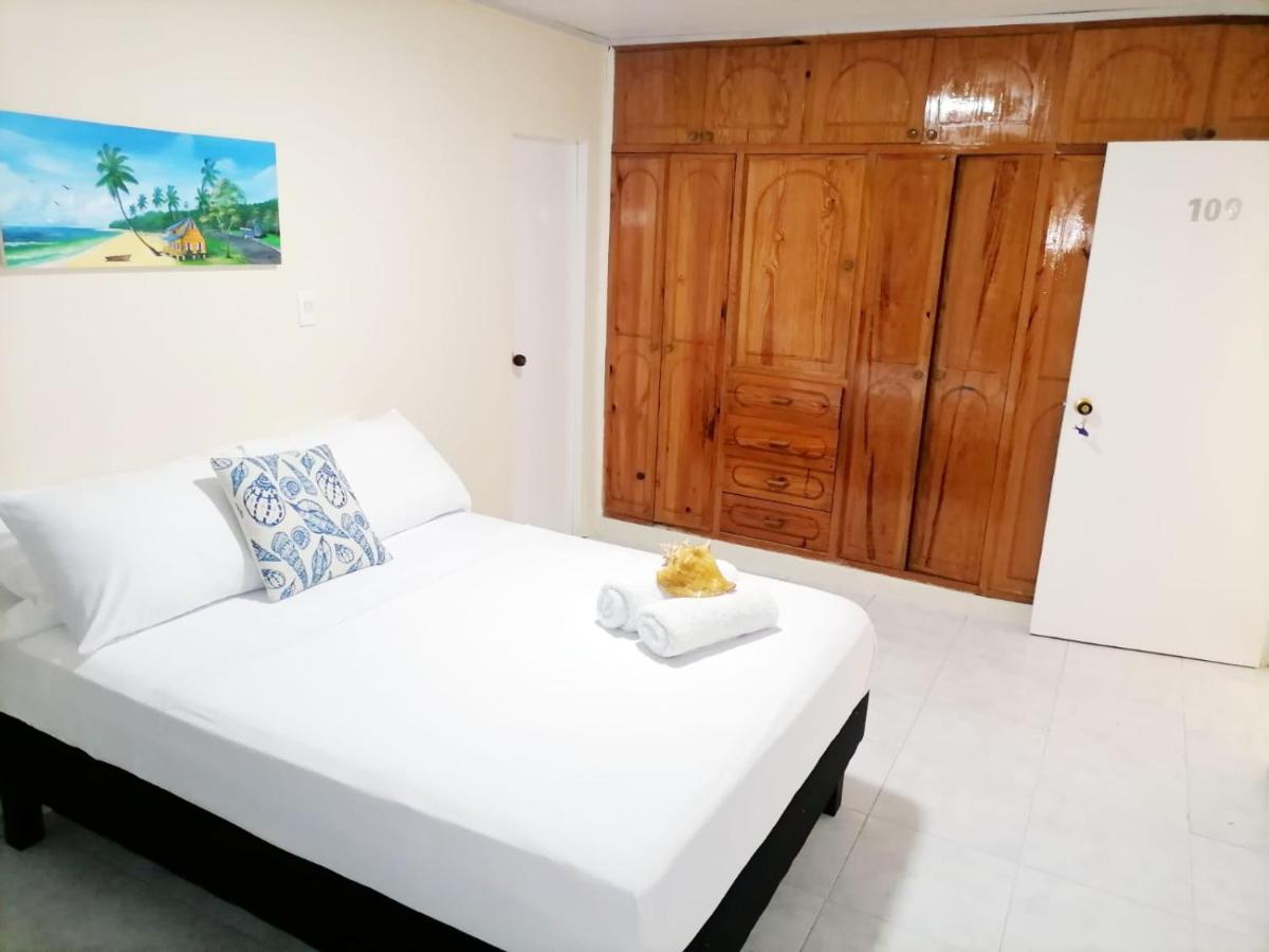 Aparta Hotel Jhonny Cay San Andres  Exterior photo
