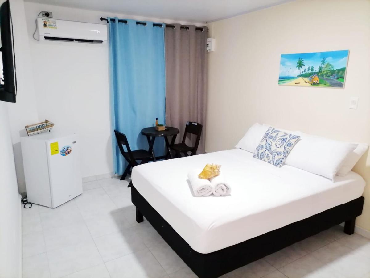 Aparta Hotel Jhonny Cay San Andres  Exterior photo
